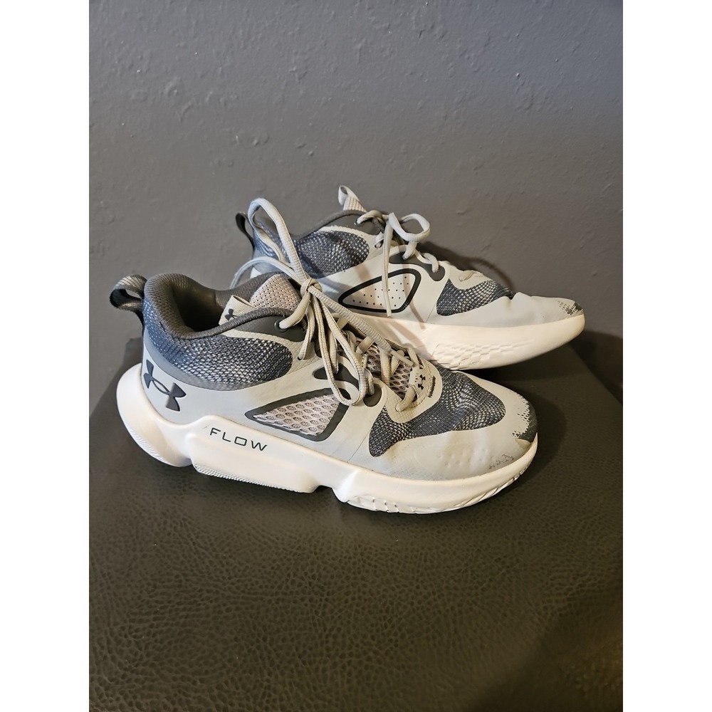 Under Armour Flow Breakthru 3 Womens 9.5 Low Mod Grey/green sneakers(S112‎
